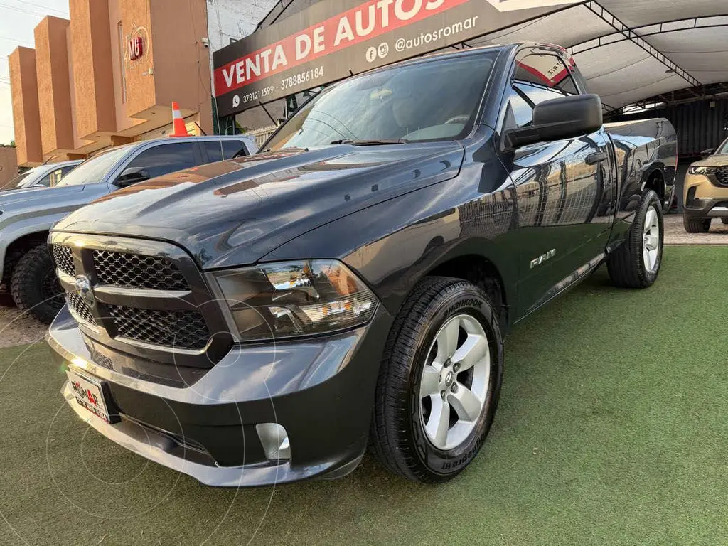 foto RAM 1500 Hemi Sport Regular Cab 5.7L 4x2 usado (2019) color Gris precio $419,999