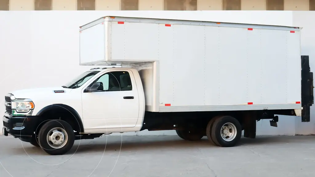 RAM 4000 5.7L Chasis PL 4x2 2022