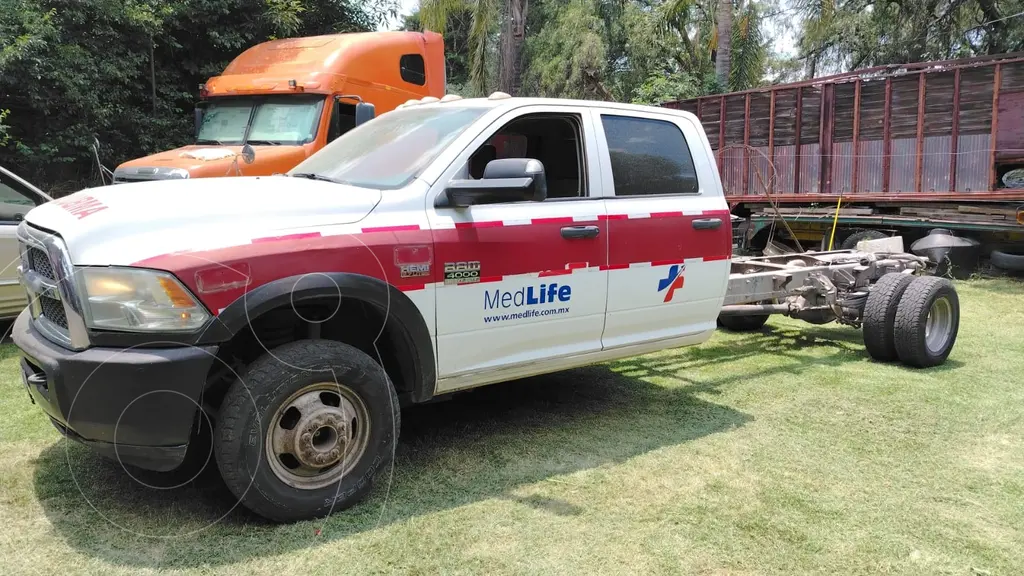 RAM 4000 6.7L Chasis Crew Cabina 4x4 2015