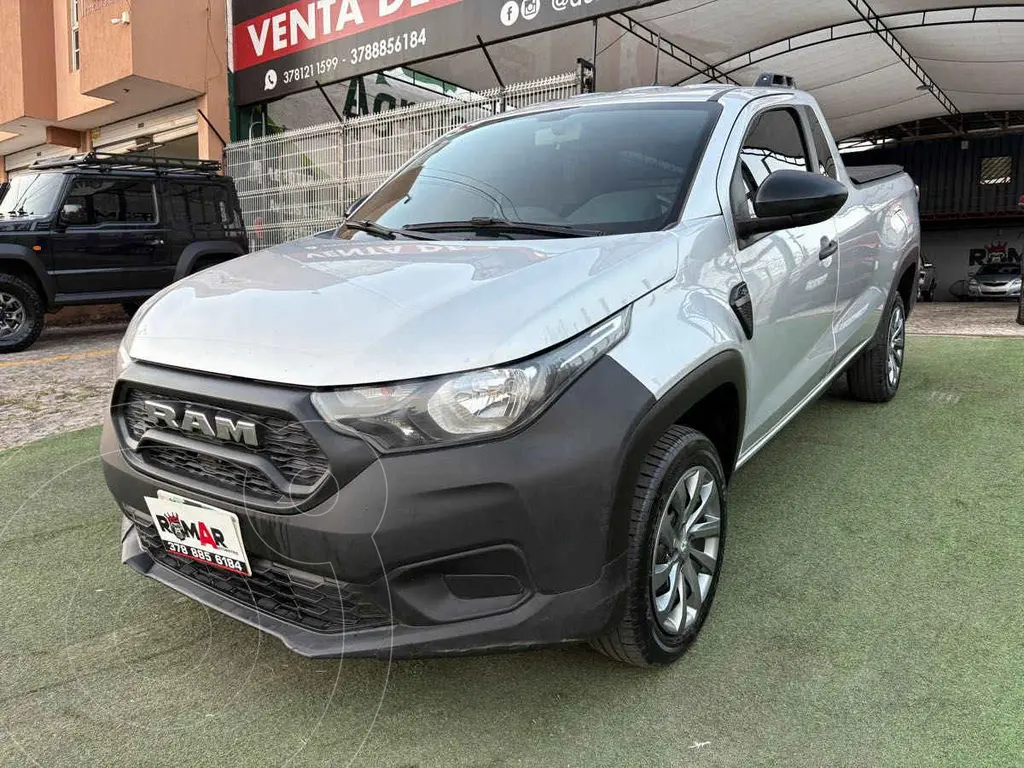 foto RAM 700 SLT Regular Cab usado (2024) color Plata precio $299,999