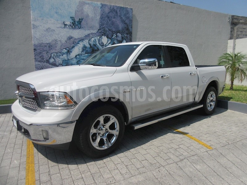 foto RAM RAM Laramie Crew Cab 5.7L 4x4 usado (2016) color Blanco precio $525,000