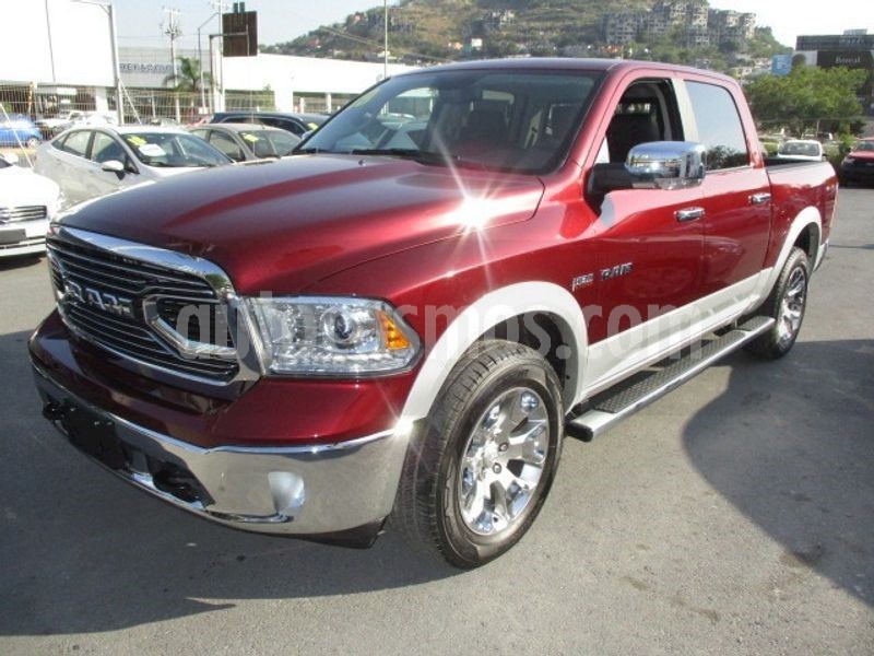 foto RAM RAM Crew Cab Laramie Aut 8 5.7L 4x4 usado (2018) color Rojo precio $765,000