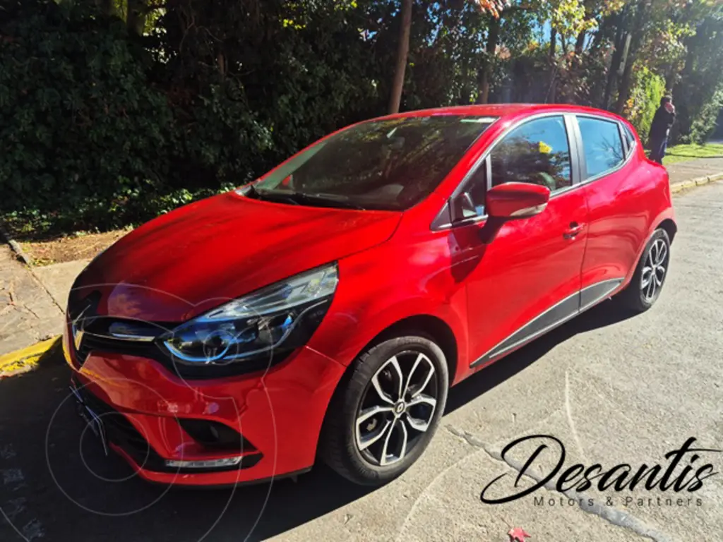 foto Renault Clio 0.9L Turbo Expression usado (2021) color Rojo Fuego precio $8.780.000
