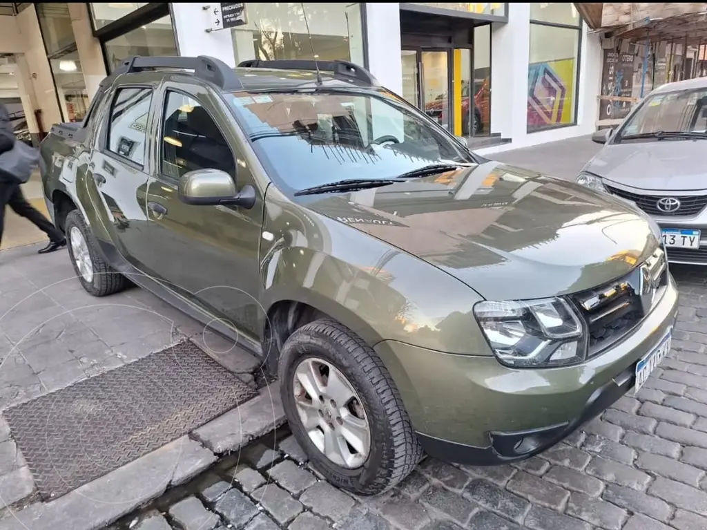 foto Renault Duster Oroch Dynamique 2.0 usado (2025) color Verde precio $11.900.000