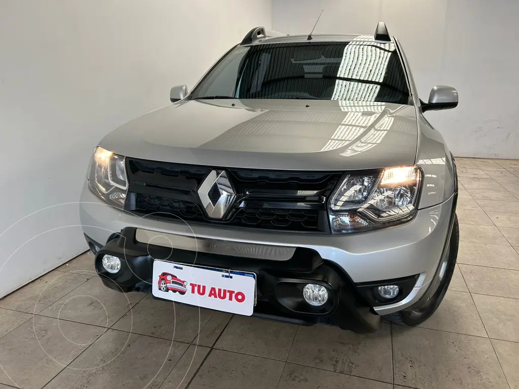 foto Renault Duster Oroch Outsider Plus 2.0 usado (2018) color Gris Estrella precio $22.300.000