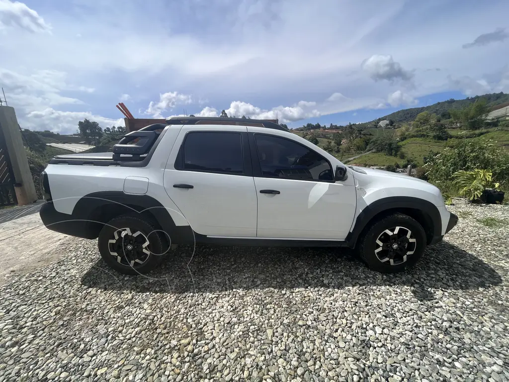 Renault Duster Oroch Intens Cvt Usado Color Blanco Glaciar