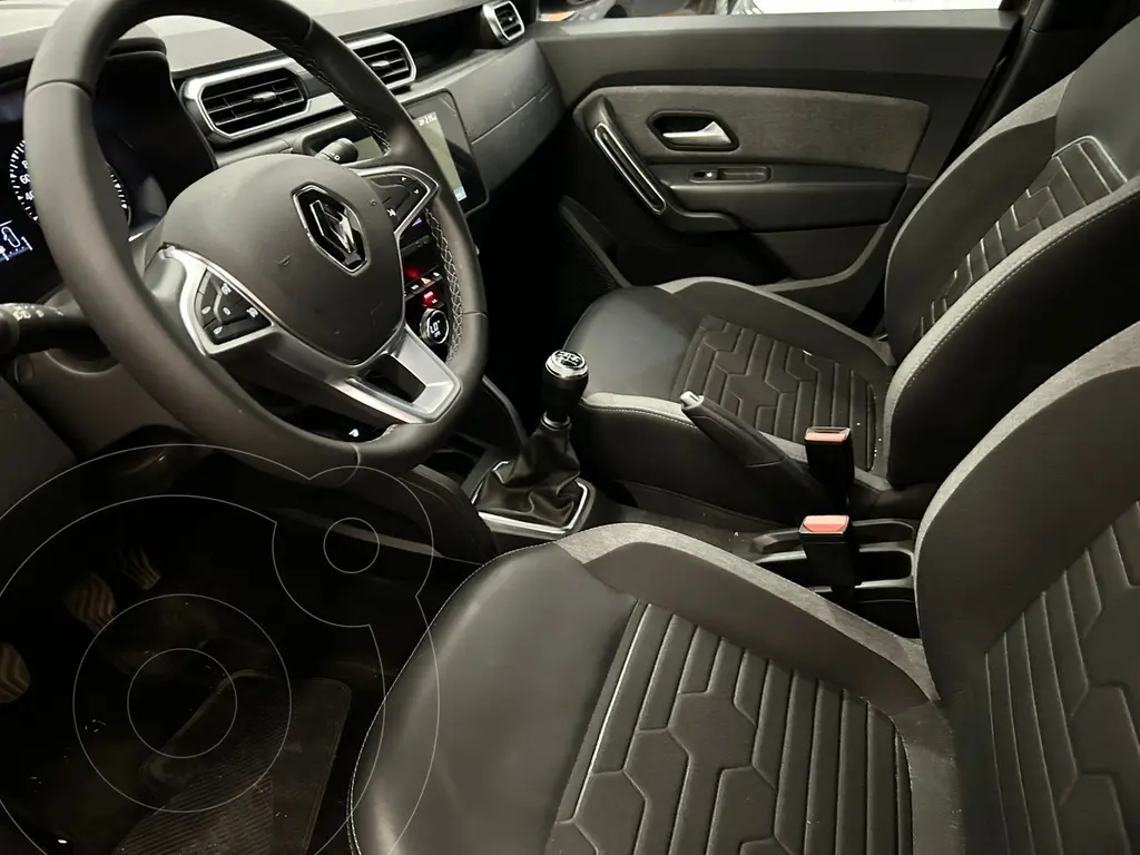 foto Renault Duster Iconic usado (2023) color caf precio $280,600