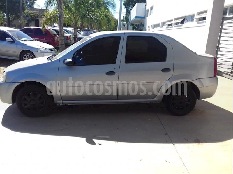 foto Renault Logan 1.6 Base usado