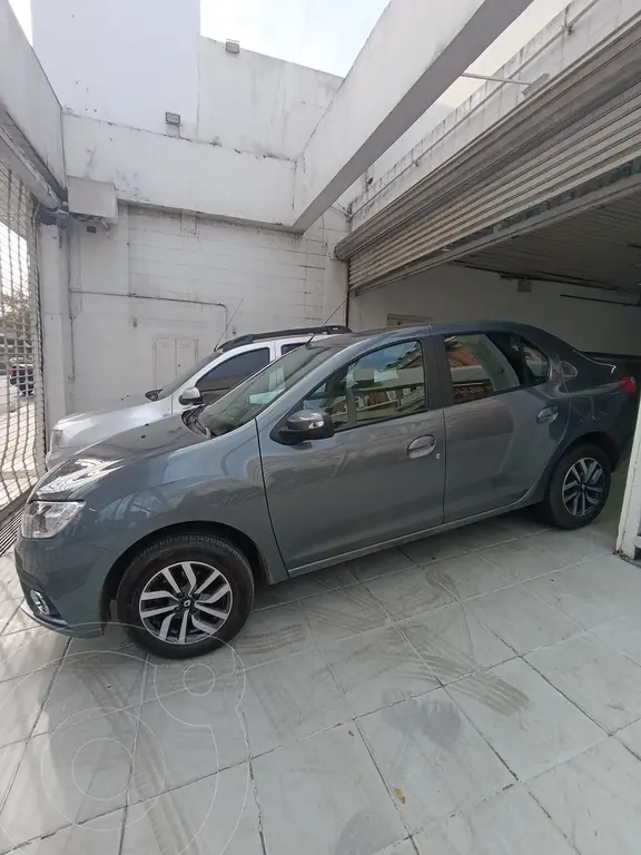 foto Renault Logan 1.6 Intens financiado en cuotas anticipo $8.500.000 cuotas desde $500.000