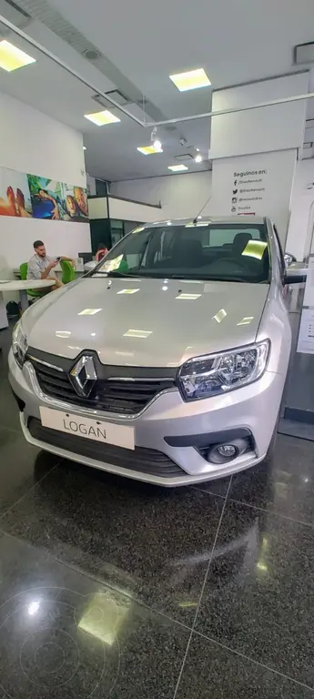 foto Renault Logan 1.6 Life financiado en cuotas anticipo $730.000 cuotas desde $252.080