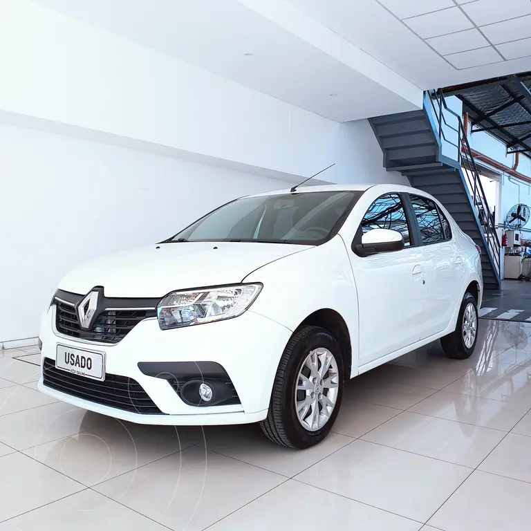 foto Renault Logan 1.6 Zen usado (2023) color Blanco precio $18.000.000