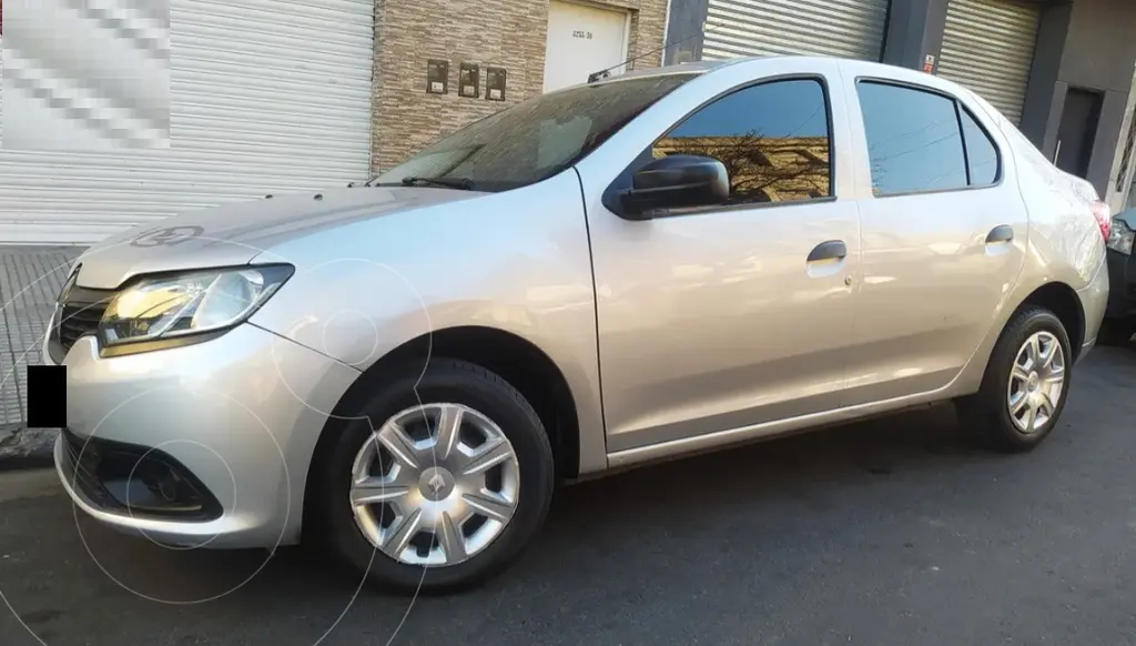 foto Renault Logan 1.6 Authentique Plus usado (2015) color Gris precio $11.000.000