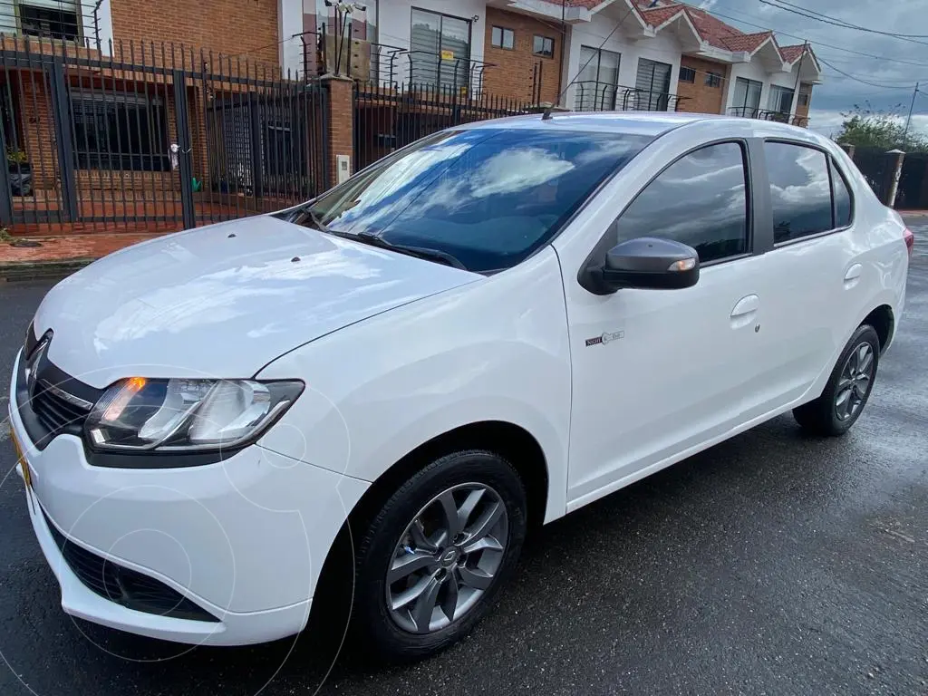 Renault Logan Night & Day usado en Kennedy