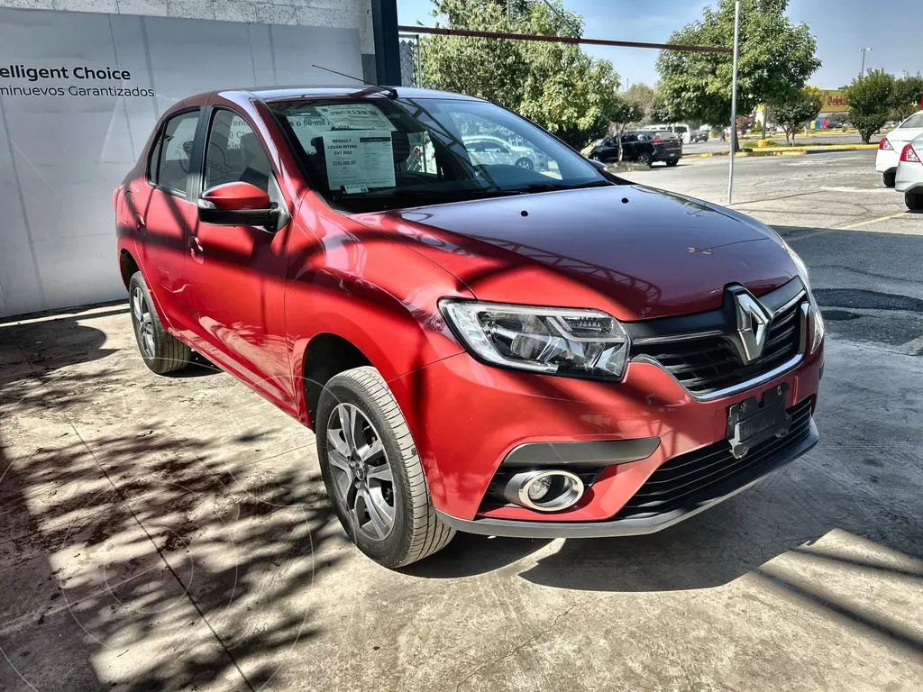 foto Renault Logan Intens usado (2023) color Rojo precio $250,000