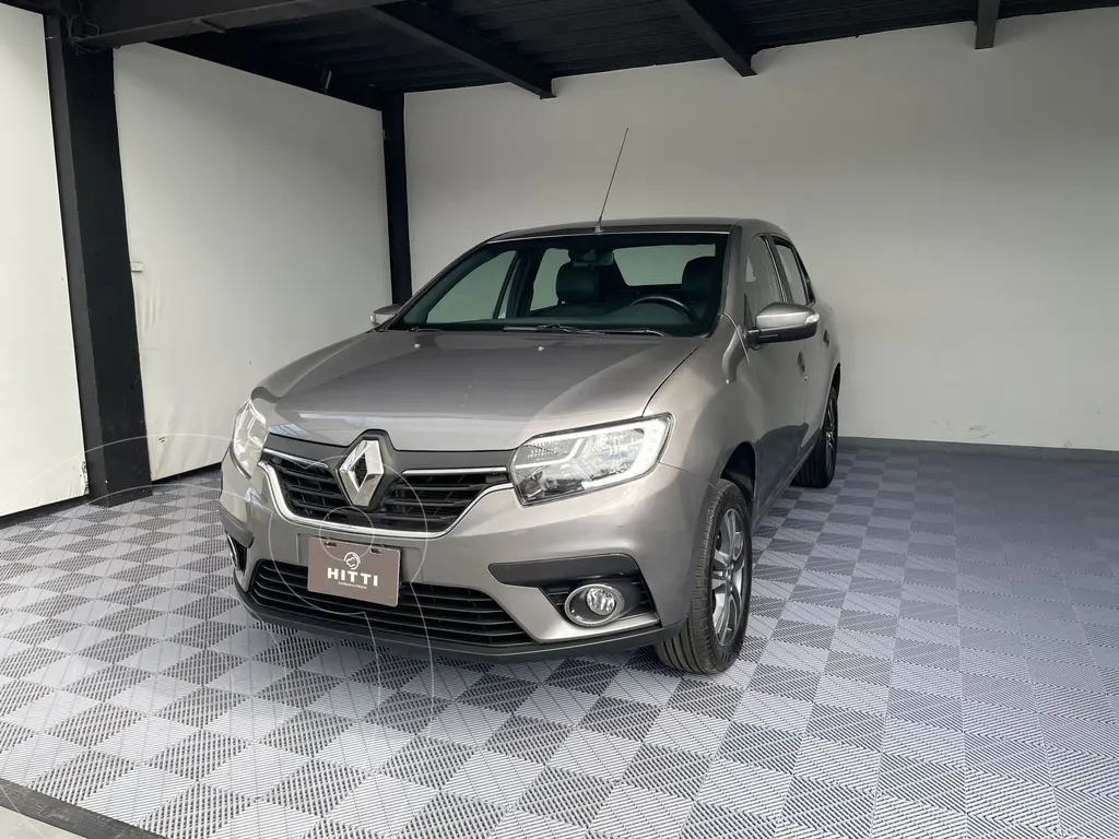 foto Renault Logan Intens usado (2023) color plateado precio $229,000
