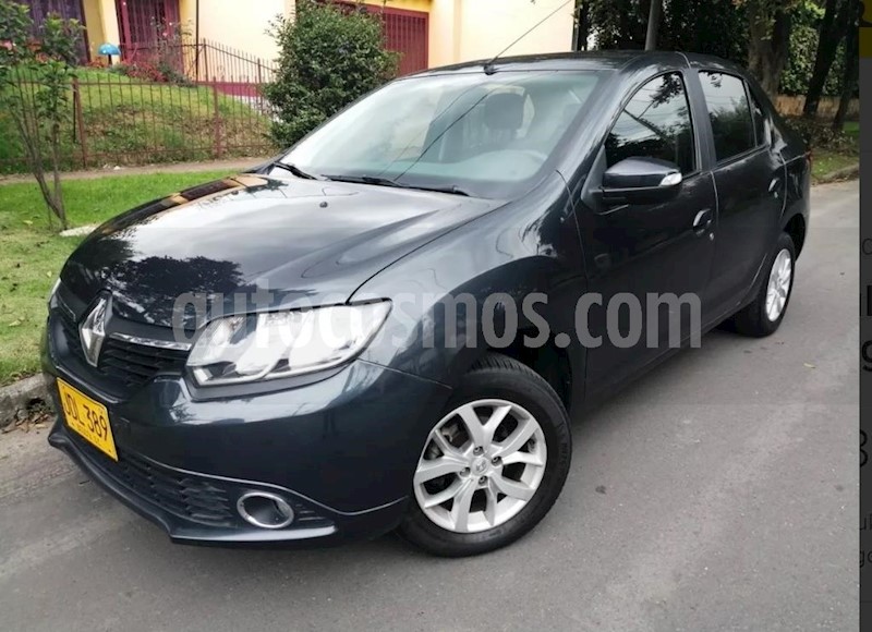 foto Renault Logan Privilege usado