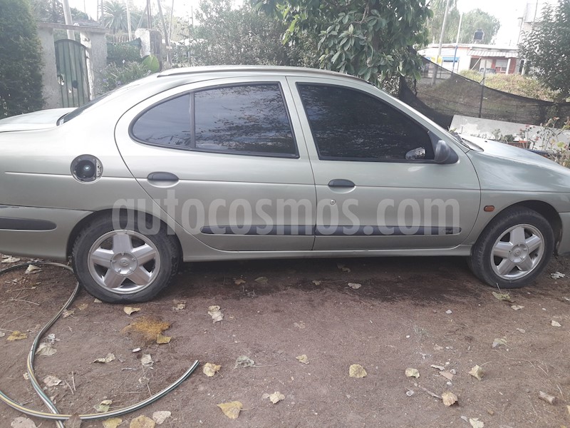 foto Renault Megane Tric 1.9 RT TD usado