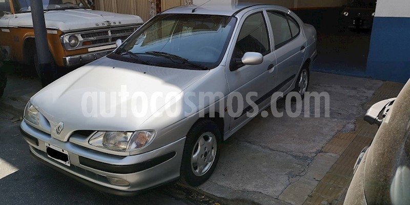 foto Renault Megane Tric 2.0 RXE usado