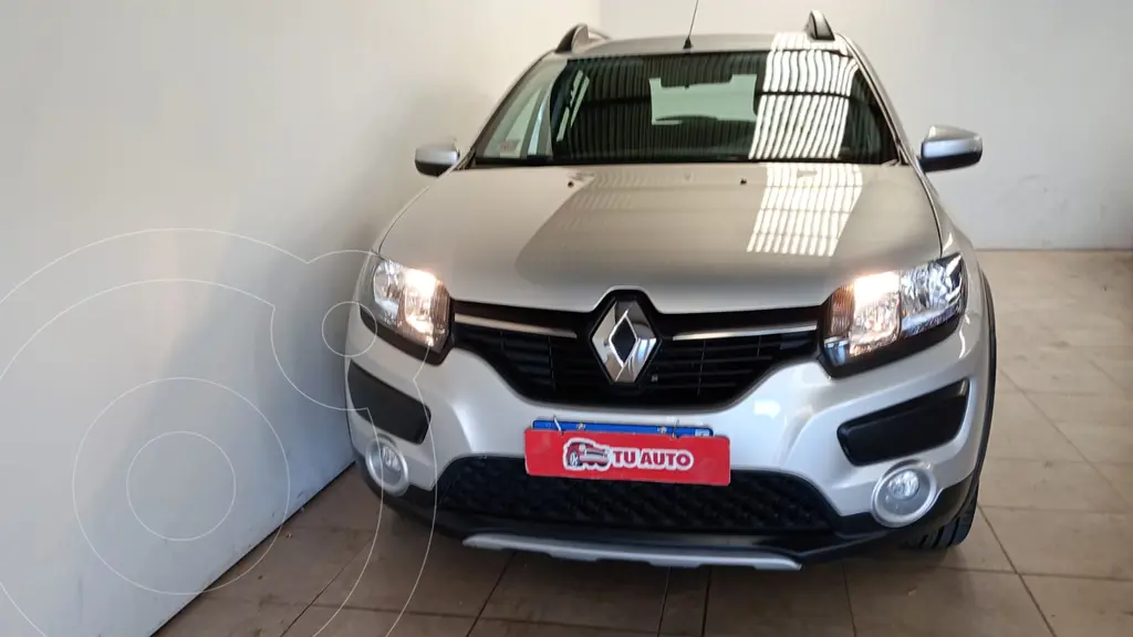 foto Renault Sandero Stepway 1.6 Expression usado (2019) color Gris precio $16.900.000