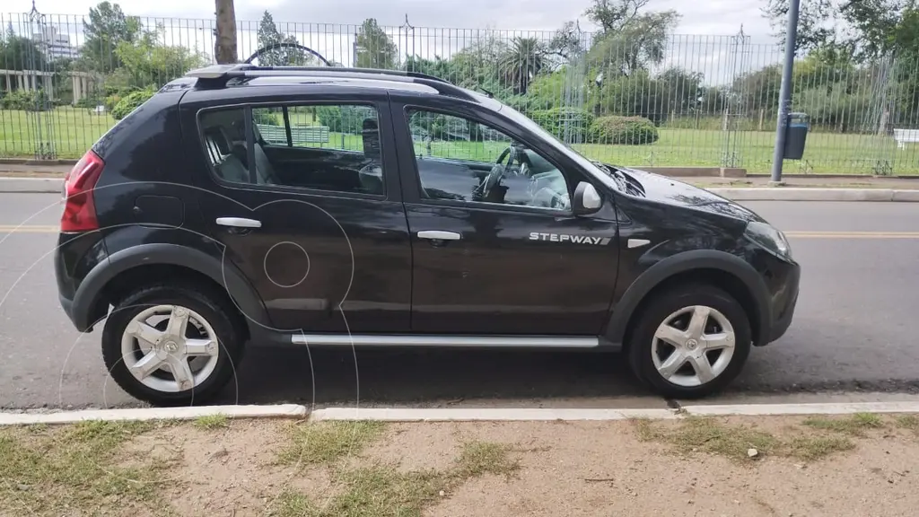 Renault Sandero Stepway 1.6 Luxe usado (2010) color Negro precio u$s8.500