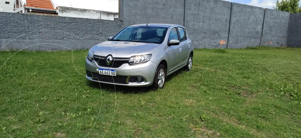 foto Renault Sandero 1.6 Privilège usado (2016) color Gris precio $16.500.000