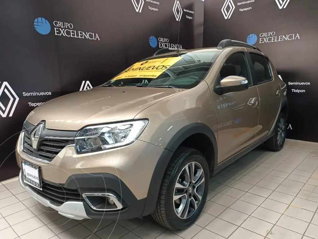 Renault Stepway Intens usado (2023) color Beige precio $328,000