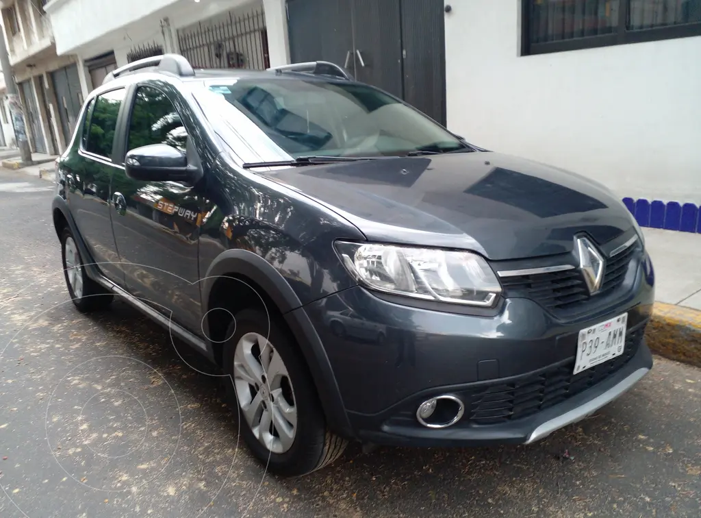 Renault Stepway Expression Usado (2017) Color Gris Cometa Precio $143,000