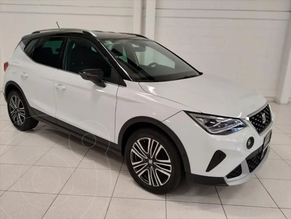 SEAT Arona Xperience usado (2023) color Blanco precio $430,000