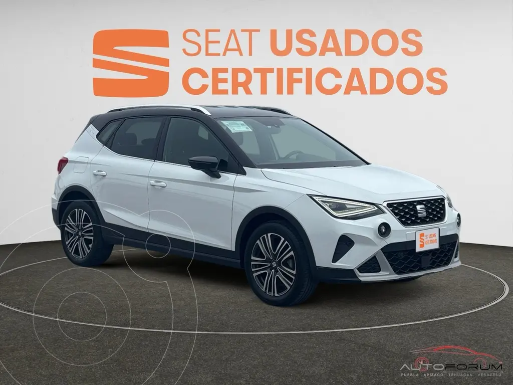 foto SEAT Arona Xperience usado (2023) color Blanco precio $399,000