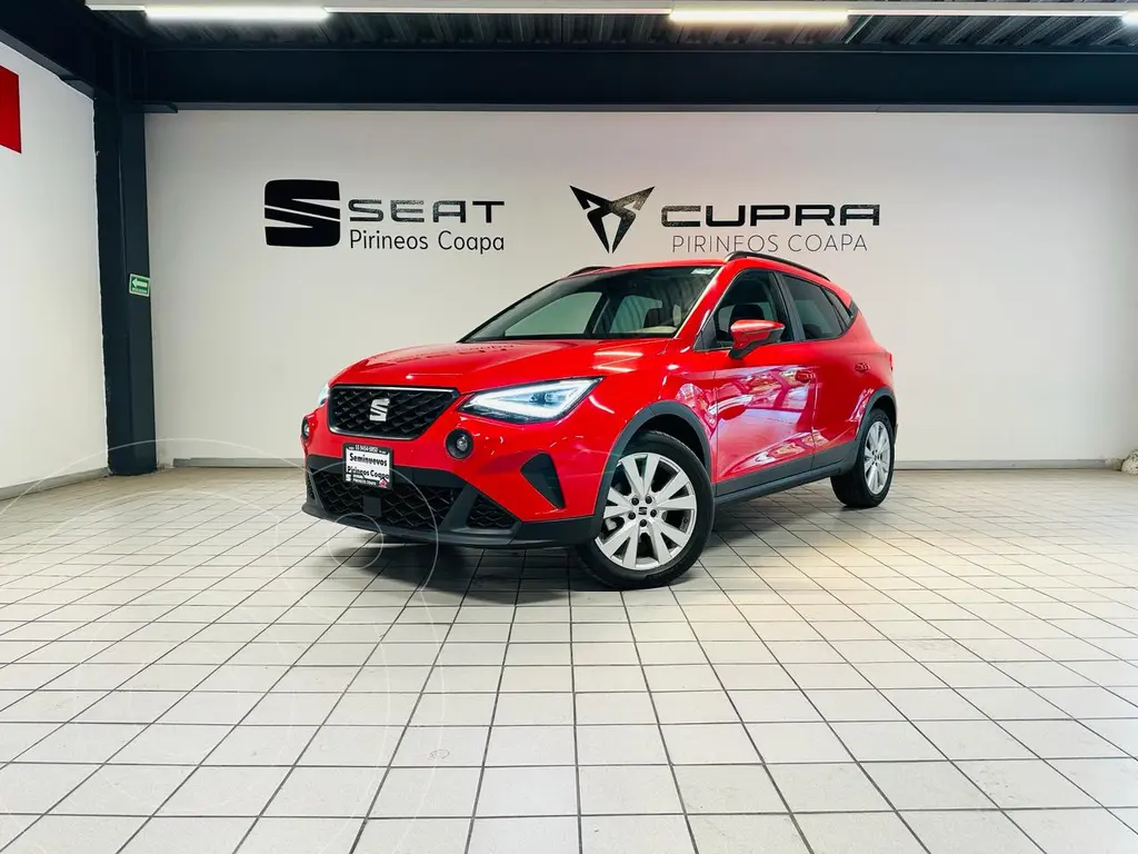 foto SEAT Arona Style usado (2023) color Rojo precio $384,999