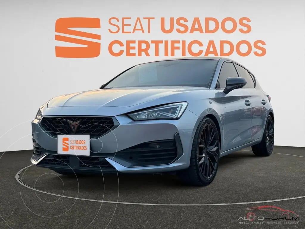 foto SEAT León Cupra 2.0L T 20 Aniv. Black & White usado (2022) color Plata precio $570,000