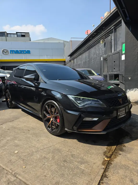 foto SEAT Leon Súper Copa 2.0L TSI usado (2020) color Negro precio $440,000