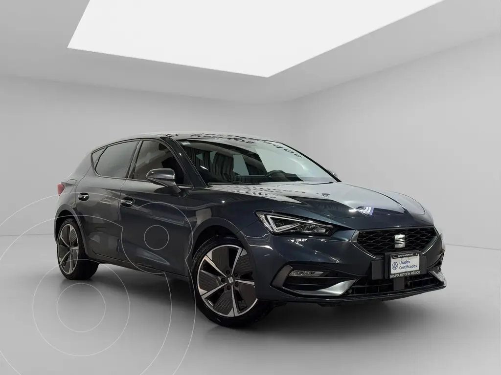 foto SEAT León FR usado (2023) color Gris precio $459,000