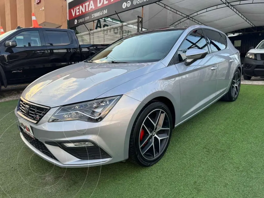 foto SEAT León FR DSG usado (2020) color Plata precio $319,999