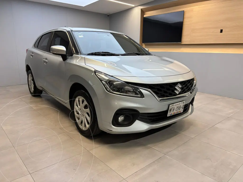 foto Suzuki Baleno GLS Aut usado (2024) color plateado precio $259,900