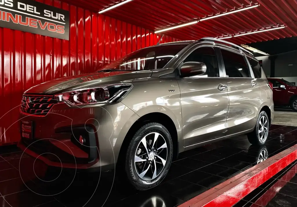 foto Suzuki Ertiga XL7 Boostergreen GLX usado (2024) color Arena precio $349,000