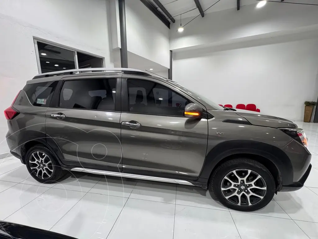 foto Suzuki Ertiga XL7 GLX Aut usado (2022) color Gris precio $310,000