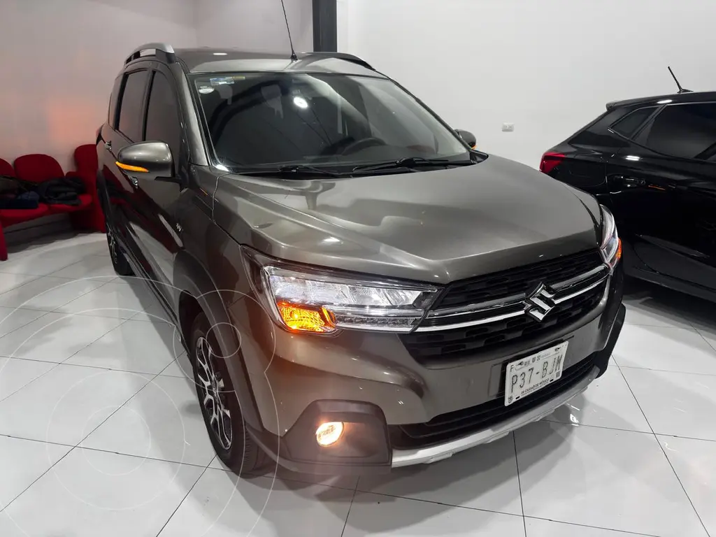 foto Suzuki Ertiga XL7 GLX Aut usado (2022) color Gris precio $320,000