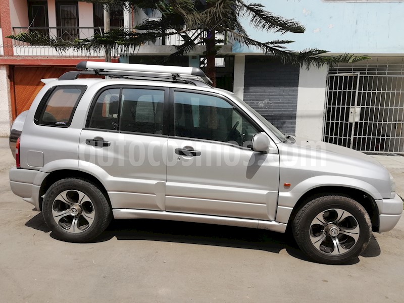 foto Suzuki Grand Nomade 2.0 4X4 5P usado