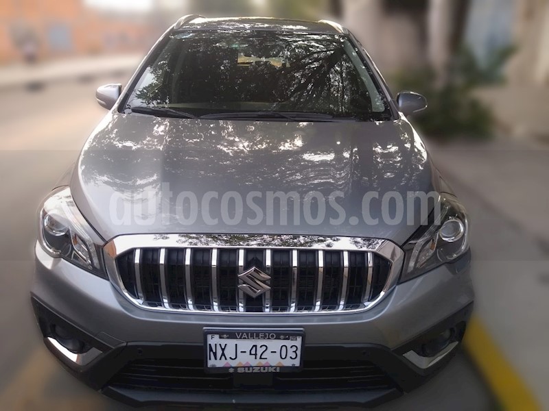 foto Suzuki S-Cross Turbo Aut usado (2019) color Plata Mercurio precio $330,000