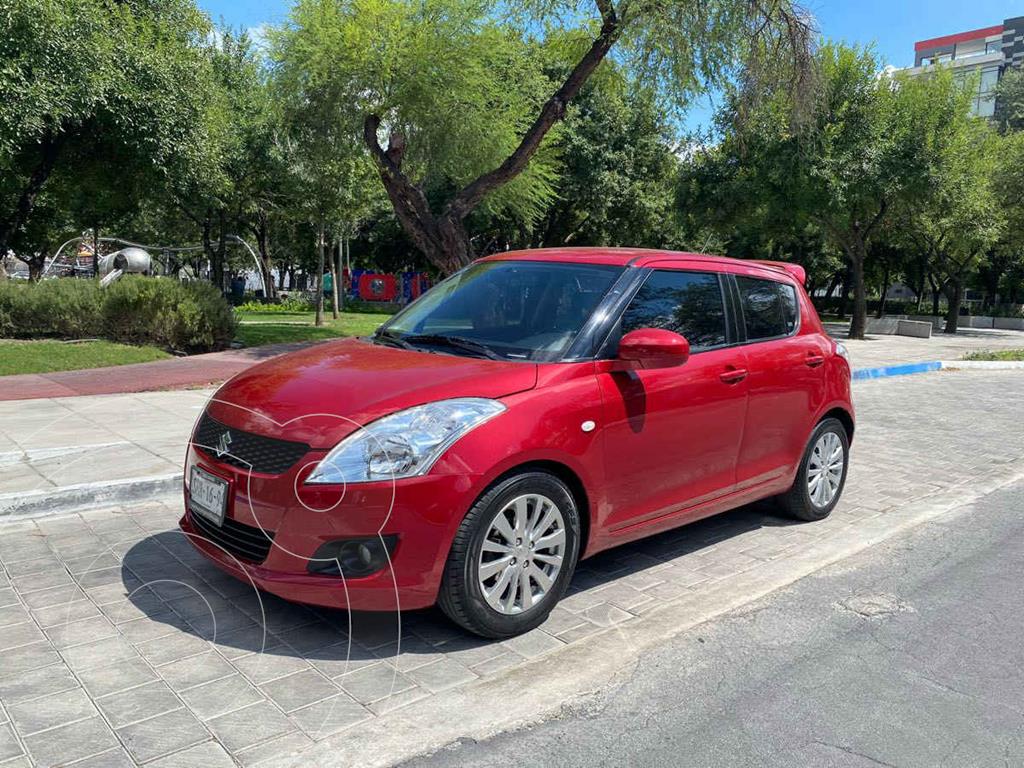 foto Suzuki Swift GLX Aut usado (2013) color Vino Tinto precio $179,900