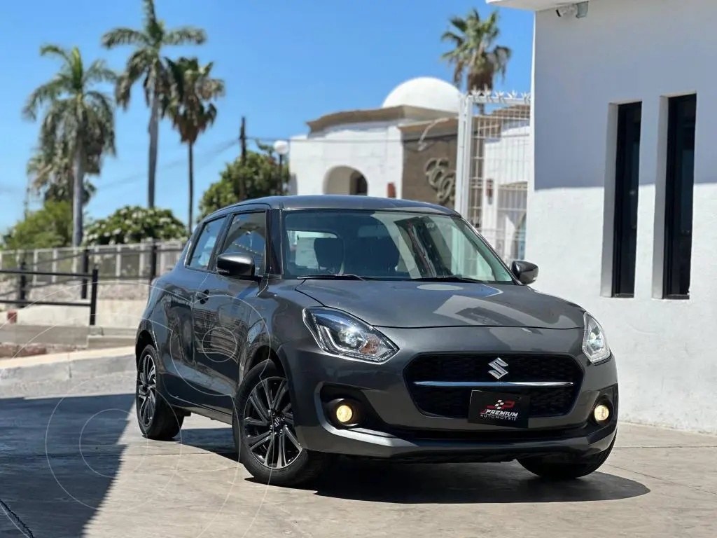 foto Suzuki Swift GLS Aut usado (2023) color Gris Acero precio $328,000
