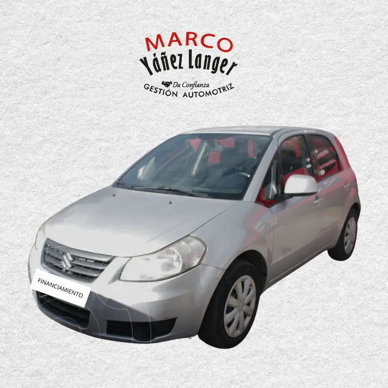 foto Suzuki SX4 GLX usado (2014) color Plata precio $6.390.000