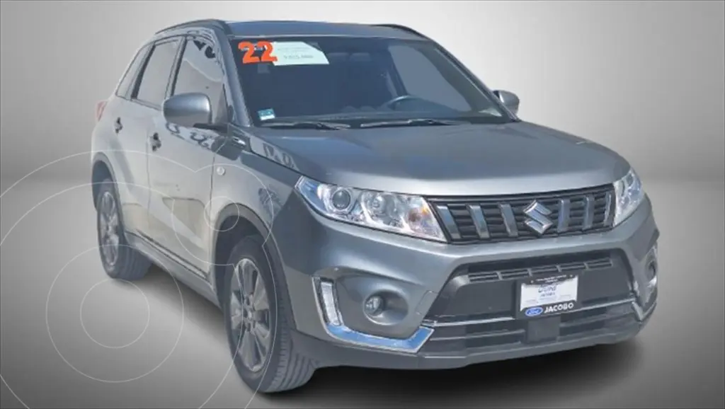 foto Suzuki Vitara GL TA usado (2022) color Plata precio $325,000