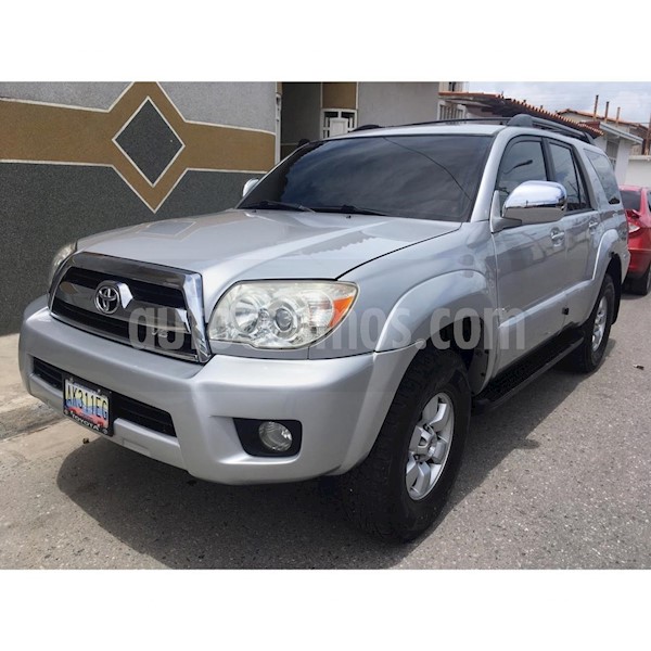 foto Toyota 4Runner 4x2 usado