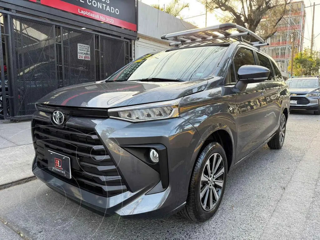 foto Toyota Avanza XLE Aut usado (2024) color Gris precio $354,900