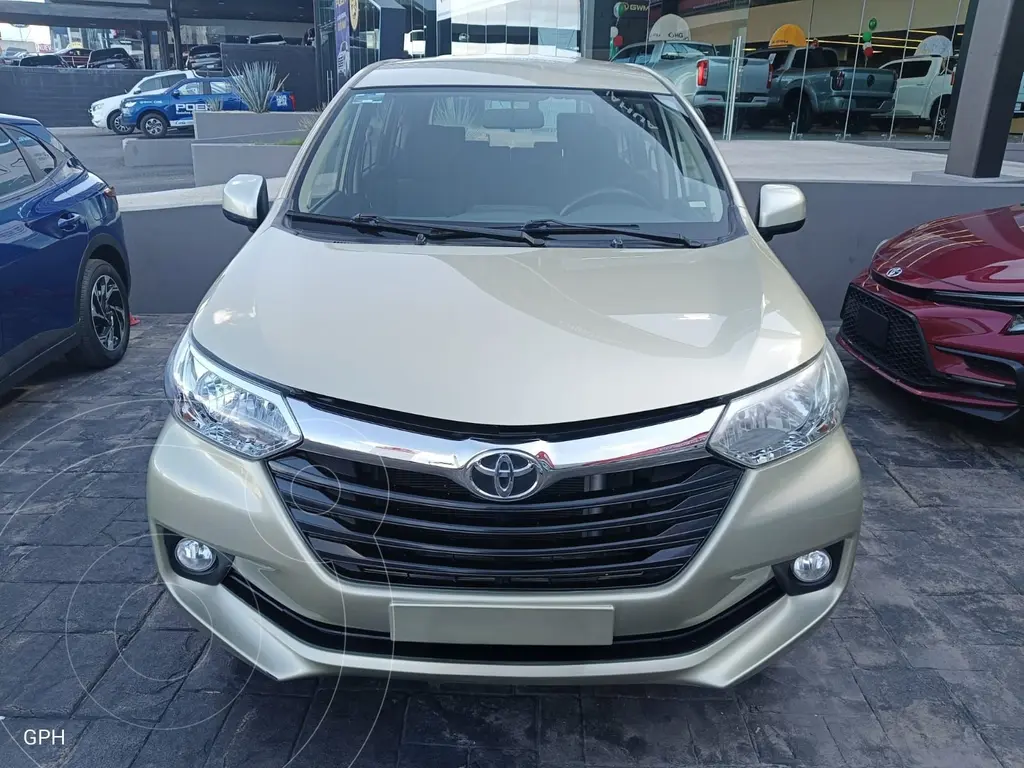 foto Toyota Avanza XLE Aut usado (2018) color Dorado precio $248,000