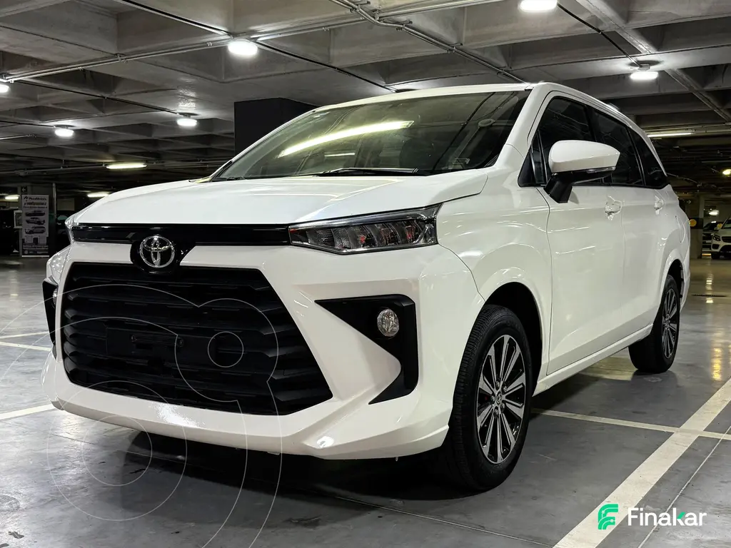 foto Toyota Avanza XLE Aut usado (2023) color Blanco precio $319,000