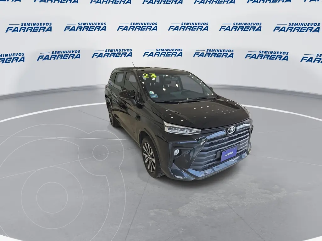 foto Toyota Avanza XLE Aut usado (2023) color Negro precio $340,000