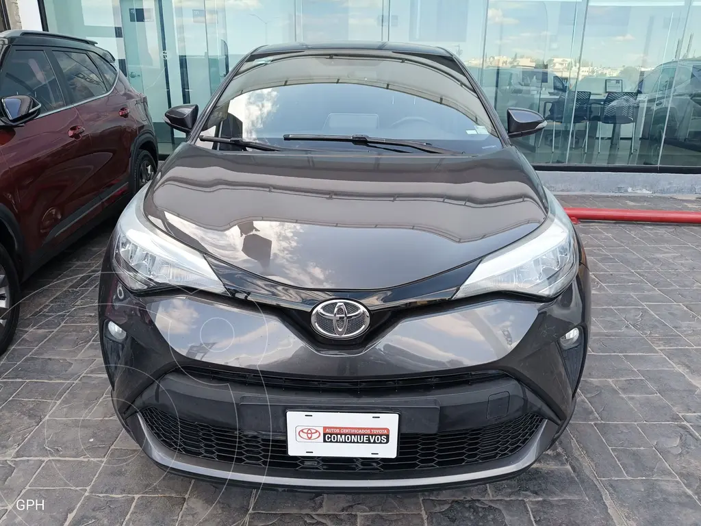 foto Toyota C-HR 2.0L usado (2020) color Gris precio $368,000